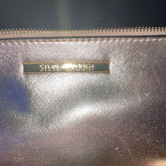 Steve Madden Metallic Rose Gold Crossbody Bag - Picture 2 of 11